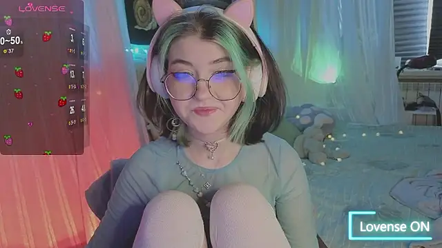 Snapshot of Miko_Meow chatting on February 13, 12:23 pm Miko Meow online show from February 13, 12:23 pm