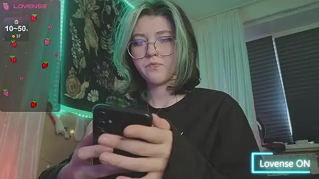 Snapshot of Miko_Meow chatting on March 25, 2:12 pm Miko Meow online show from March 25, 2:12 pm
