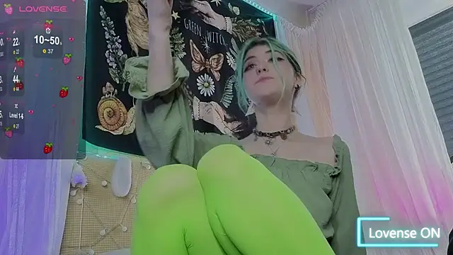 Snapshot of Miko_Meow chatting on May 8, 1:05 pm Miko Meow online show from May 8, 1:05 pm