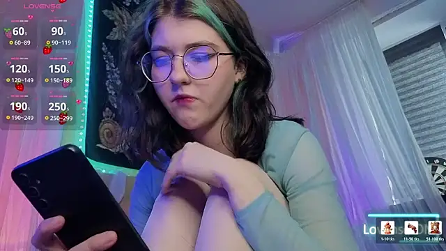 Snapshot of Miko_Meow chatting on June 7, 12:31 pm Miko Meow online show from June 7, 12:31 pm