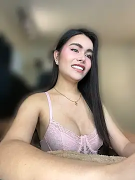 Snapshot of Princess_Material chatting on May 17, 4:14 pm Princess Material online show from May 17, 4:14 pm