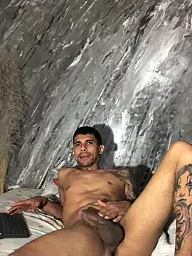 Snapshot of allanjones15 chatting on October 16, 5:41 am allanjones15 online show from October 16, 5:41 am