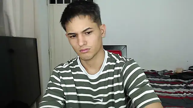 Snapshot of Alex_mojica chatting on November 22, 6:56 am Alex mojica online show from November 22, 6:56 am