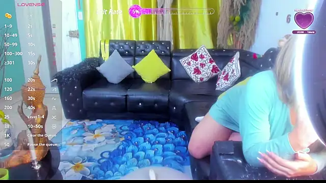 Snapshot of BarbieStyled chatting on December 21, 1:47 am BarbieStyled online show from December 21, 1:47 am