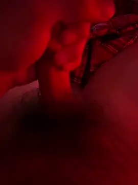 Snapshot of i_love_2cum chatting on October 25, 7:05 am i love 2cum online show from October 25, 7:05 am