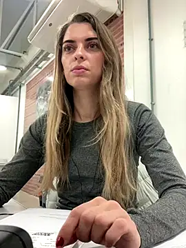 Snapshot of SweetGraciosa chatting on October 2, 12:01 pm SweetGraciosa online show from October 2, 12:01 pm