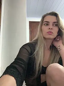 Snapshot of SweetGraciosa chatting on November 8, 2:23 am SweetGraciosa online show from November 8, 2:23 am