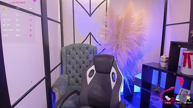 NahomiRichards  online show from February 6, 6:18 am