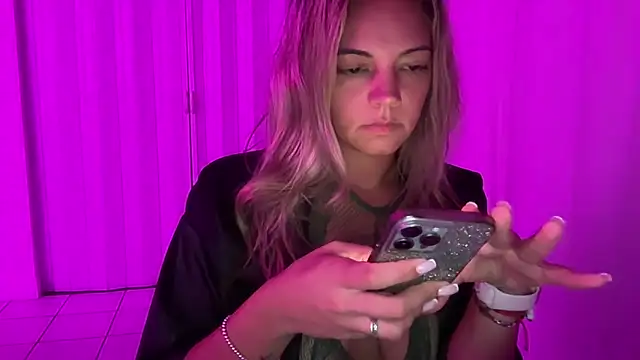 Snapshot of prettyykitty22 chatting on October 12, 2:54 am prettyykitty22 online show from October 12, 2:54 am