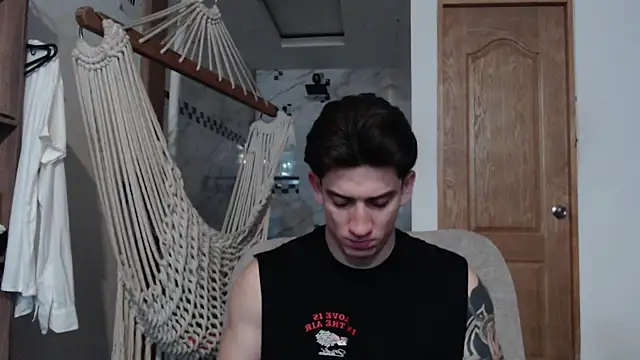 Snapshot of AteneoJr chatting on October 30, 4:14 am AteneoJr online show from October 30, 4:14 am