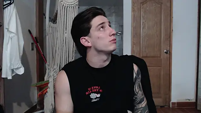 Snapshot of AteneoJr chatting on November 6, 3:40 am AteneoJr online show from November 6, 3:40 am