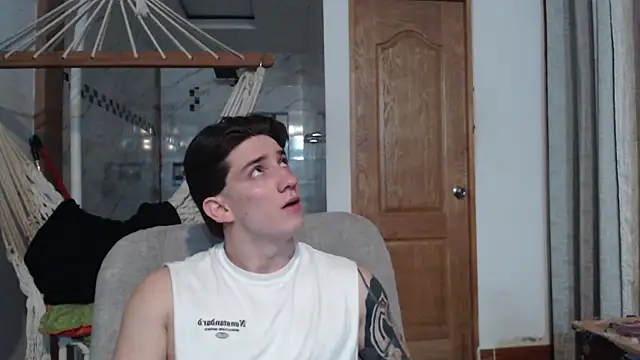 Snapshot of AteneoJr chatting on November 15, 4:43 am AteneoJr online show from November 15, 4:43 am