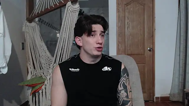 Snapshot of AteneoJr chatting on November 16, 4:40 am AteneoJr online show from November 16, 4:40 am