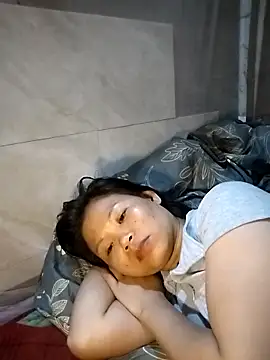 LinhNa999 online show from April 3, 5:05 am