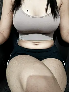 Snapshot of Your_Rubina chatting on October 6, 9:07 am Your Rubina online show from October 6, 9:07 am