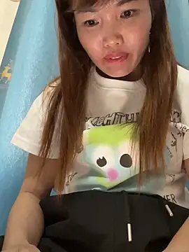 Snapshot of Sunny_lotus chatting on May 26, 8:32 am Sunny lotus online show from May 26, 8:32 am