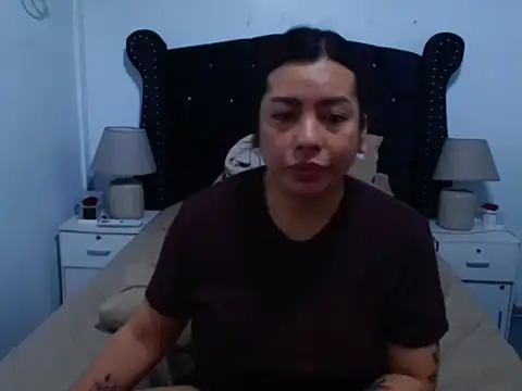 Snapshot of AnnaMedina05 chatting on February 11, 12:04 am AnnaMedina05 online show from February 11, 12:04 am
