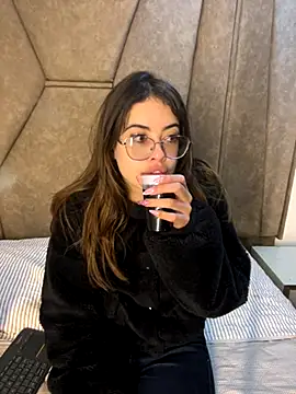 Snapshot of Isabela_Colins chatting on September 9, 12:59 pm Isabela Colins online show from September 9, 12:59 pm