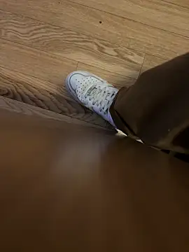 Manu97k online show from October 4, 4:05 pm