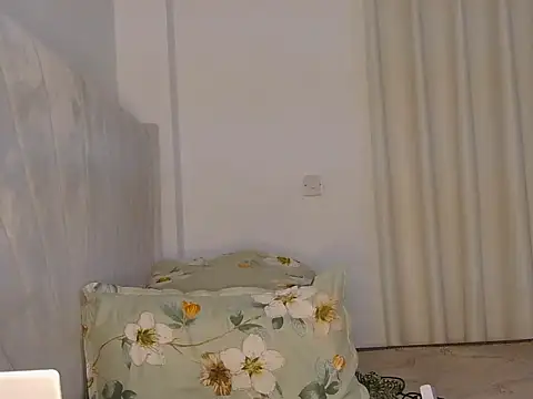 Snapshot of TinaFavourite chatting on November 1, 8:11 pm TinaFavourite online show from November 1, 8:11 pm