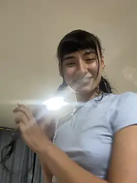 Snapshot of Alynn_Bri_ chatting on March 23, 2:04 am Alynn Bri online show from March 23, 2:04 am