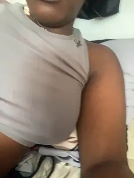 Snapshot of bybey18 chatting on October 14, 3:02 pm bybey18 online show from October 14, 3:02 pm