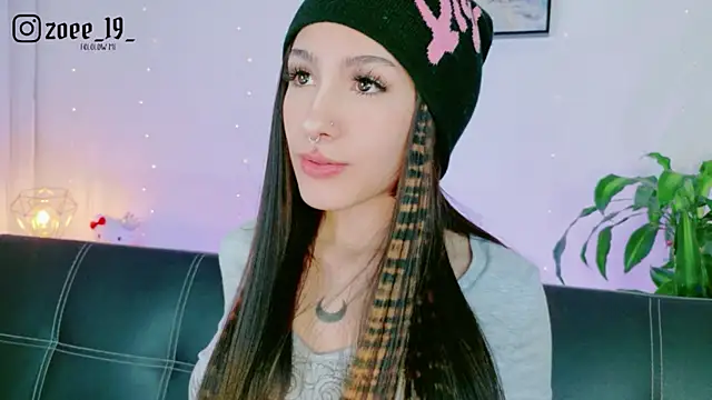 cuteezoe online show from March 31, 4:35 am