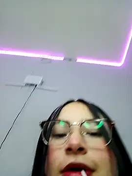 Snapshot of Anne_Mia chatting on December 19, 9:38 am Anne Mia online show from December 19, 9:38 am