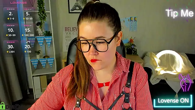 Snapshot of Tara_Torres chatting on October 1, 9:37 am Tara Torres online show from October 1, 9:37 am