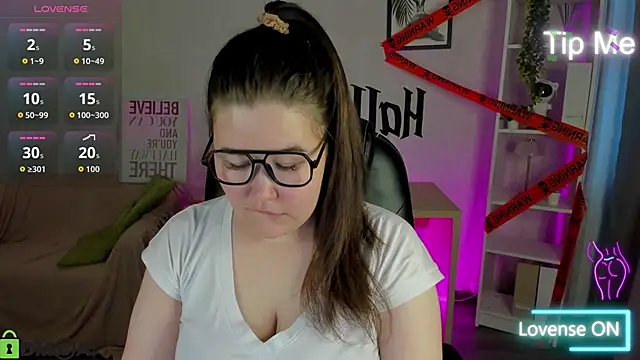 Snapshot of Tara_Torres chatting on October 30, 7:54 am Tara Torres online show from October 30, 7:54 am