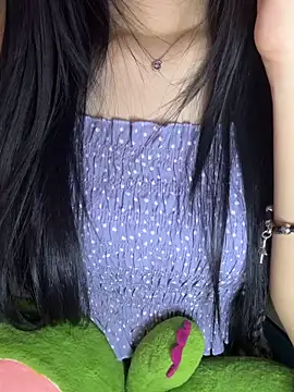 Dolly282 online show from April 12, 7:30 pm