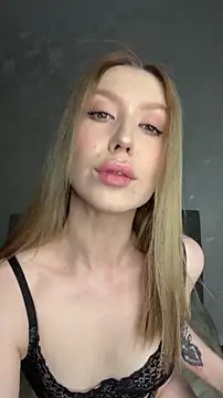 VelvetHell online show from November 22, 8:13 am