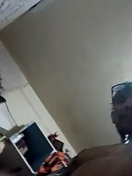 Snapshot of destroassbig2 chatting on February 21, 9:54 am destroassbig2 online show from February 21, 9:54 am