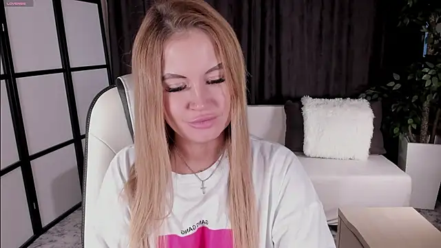 LikaFoxie online show from September 24, 2:04 am