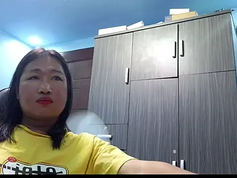 sluttymisuki online show from May 23, 1:37 pm