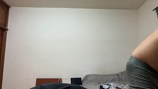 Foxfoxfox4 online show from April 18, 2:54 pm