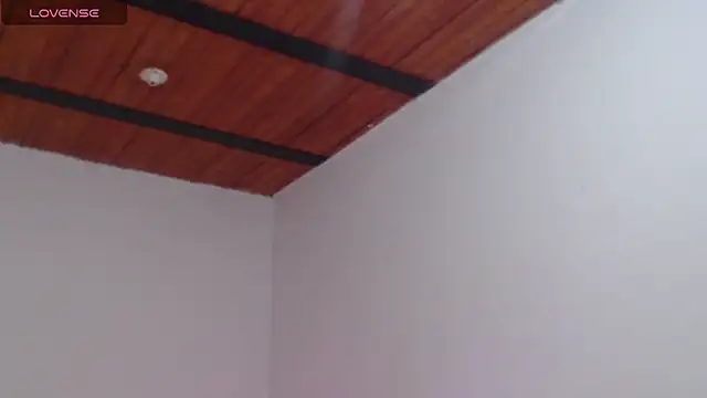 LiaCollings online show from December 22, 11:40 am