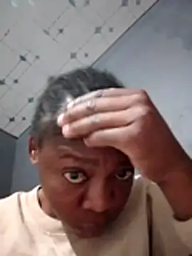 sexyhotchic93 online show from November 3, 9:05 pm