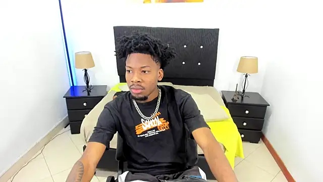 Snapshot of maikol_monstercock chatting on September 12, 4:12 am maikol monstercock online show from September 12, 4:12 am