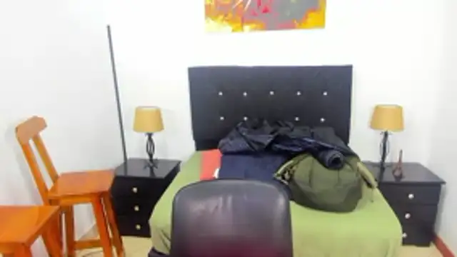 Snapshot of maikol_monstercock chatting on October 28, 3:32 am maikol monstercock online show from October 28, 3:32 am