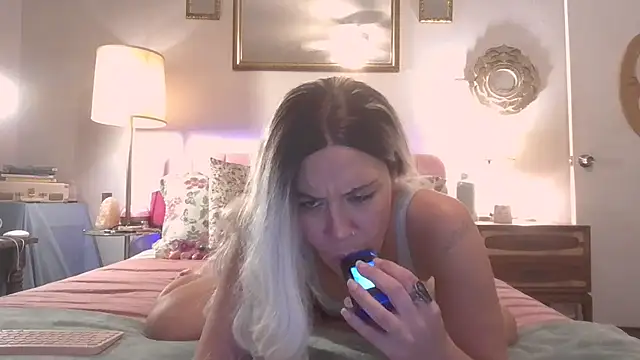 LilaDeliciousXX online show from October 28, 2:09 pm