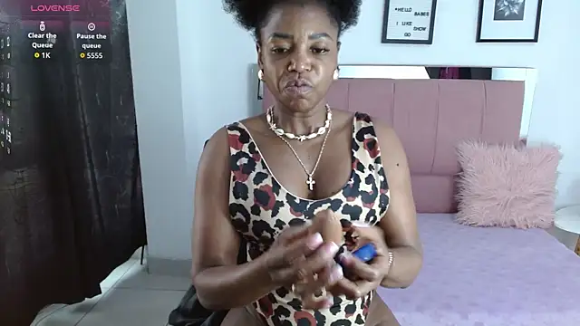 Lele F w online show from November 19, 7:47 pm