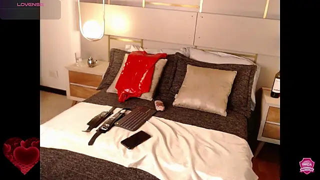 Snapshot of Lina_Montclair chatting on September 12, 7:47 pm Lina Montclair online show from September 12, 7:47 pm