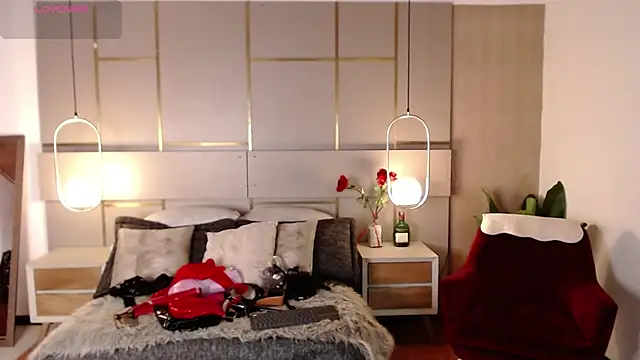 Snapshot of Lina_Montclair chatting on September 23, 8:01 pm Lina Montclair online show from September 23, 8:01 pm