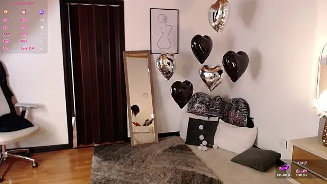 Snapshot of Lina_Montclair chatting on October 17, 7:16 pm Lina Montclair online show from October 17, 7:16 pm