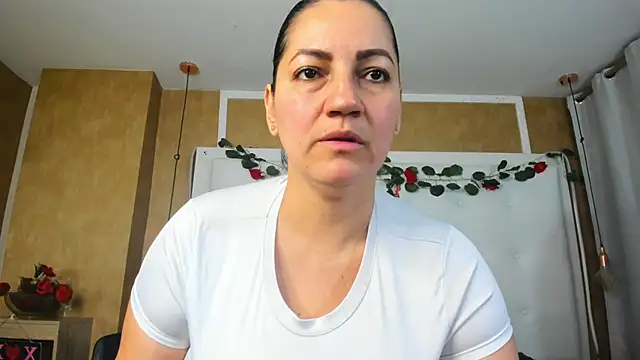 Heidy milf online show from May 25, 8:15 pm