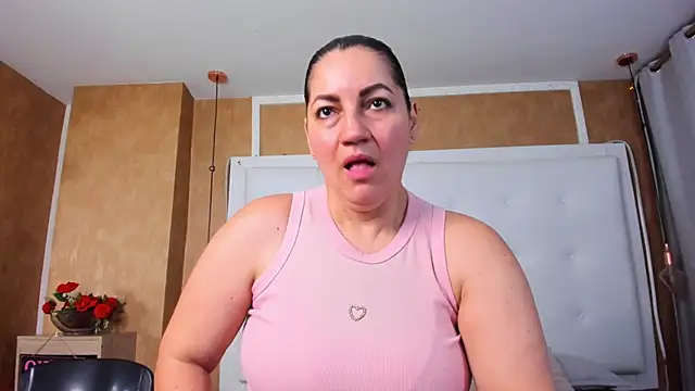 Heidy milf online show from May 30, 7:55 pm