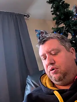 Snapshot of Single_White_Male chatting on November 30, 4:11 pm Single White Male online show from November 30, 4:11 pm