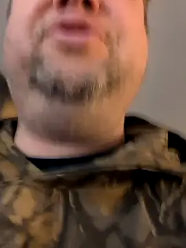 Snapshot of Single_White_Male chatting on December 20, 11:28 am Single White Male online show from December 20, 11:28 am