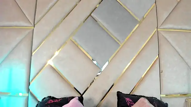 Angellit Afrodita  online show from April 4, 9:40 am